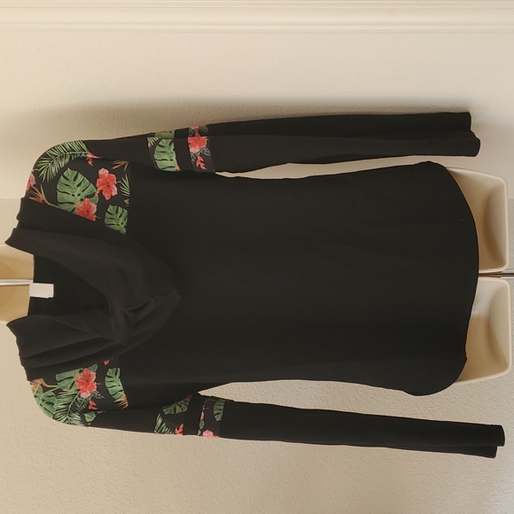 Las Vegas Long Sleeve T-Shirt Hoodie - Picture 3 of 4